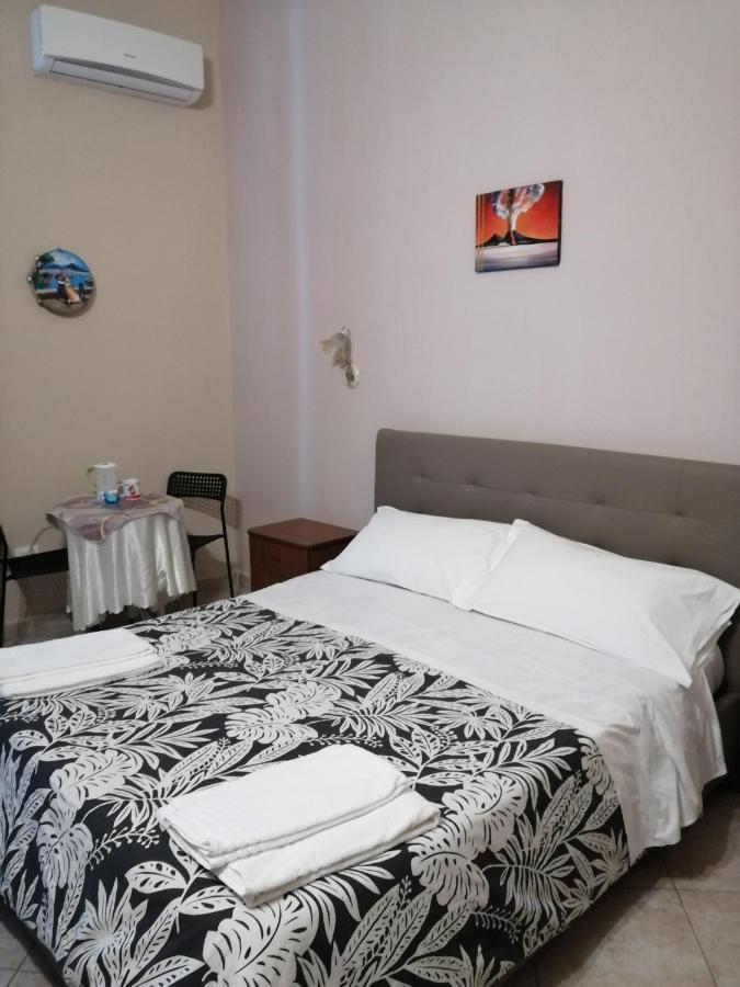 Отель San Gaetano Bed Неаполь Экстерьер фото