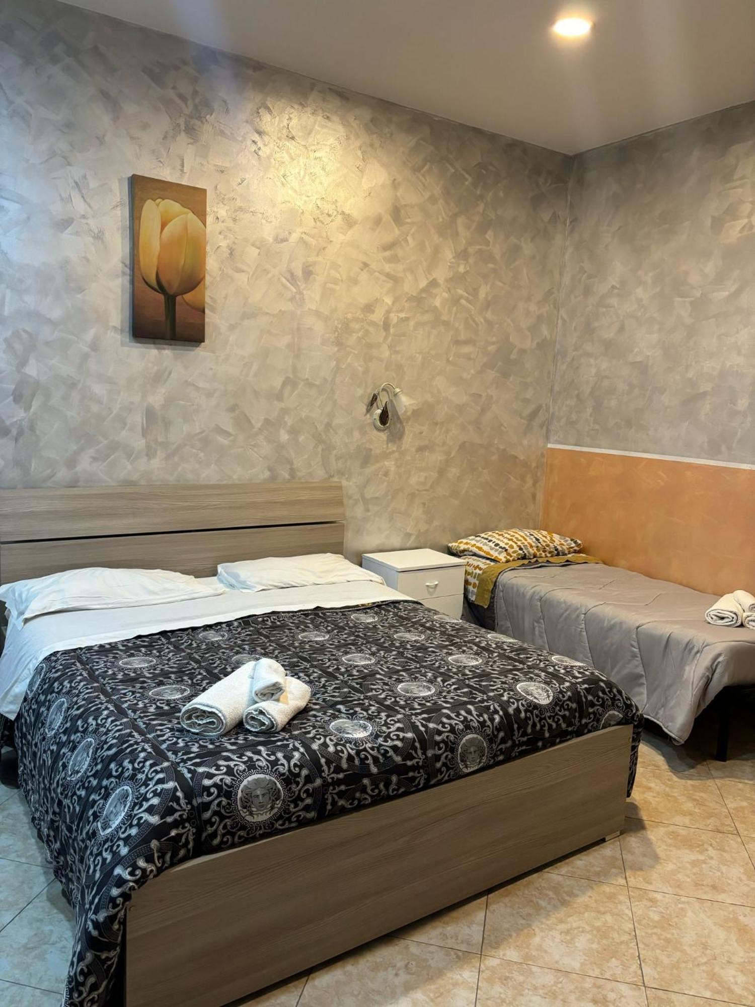 Отель San Gaetano Bed Неаполь Экстерьер фото